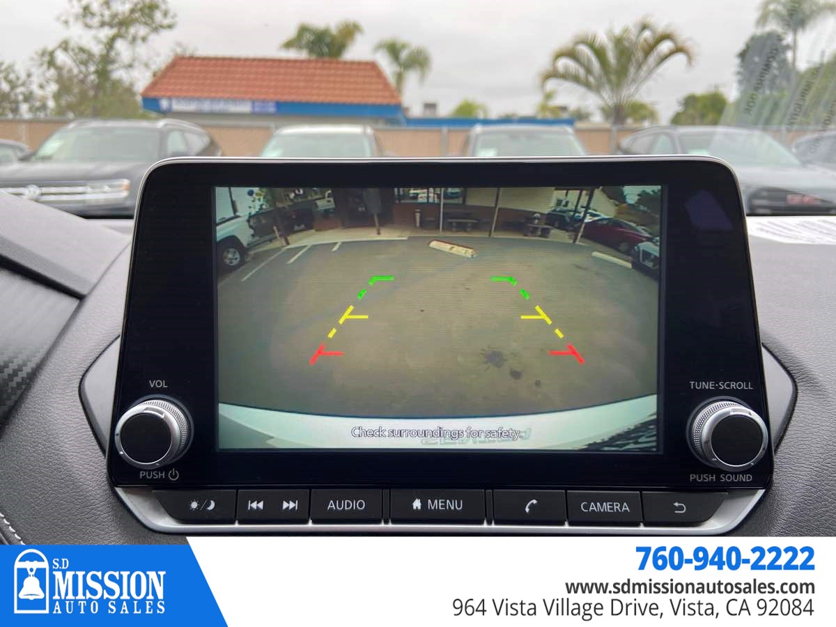 2022 Nissan Sentra SV photo 2