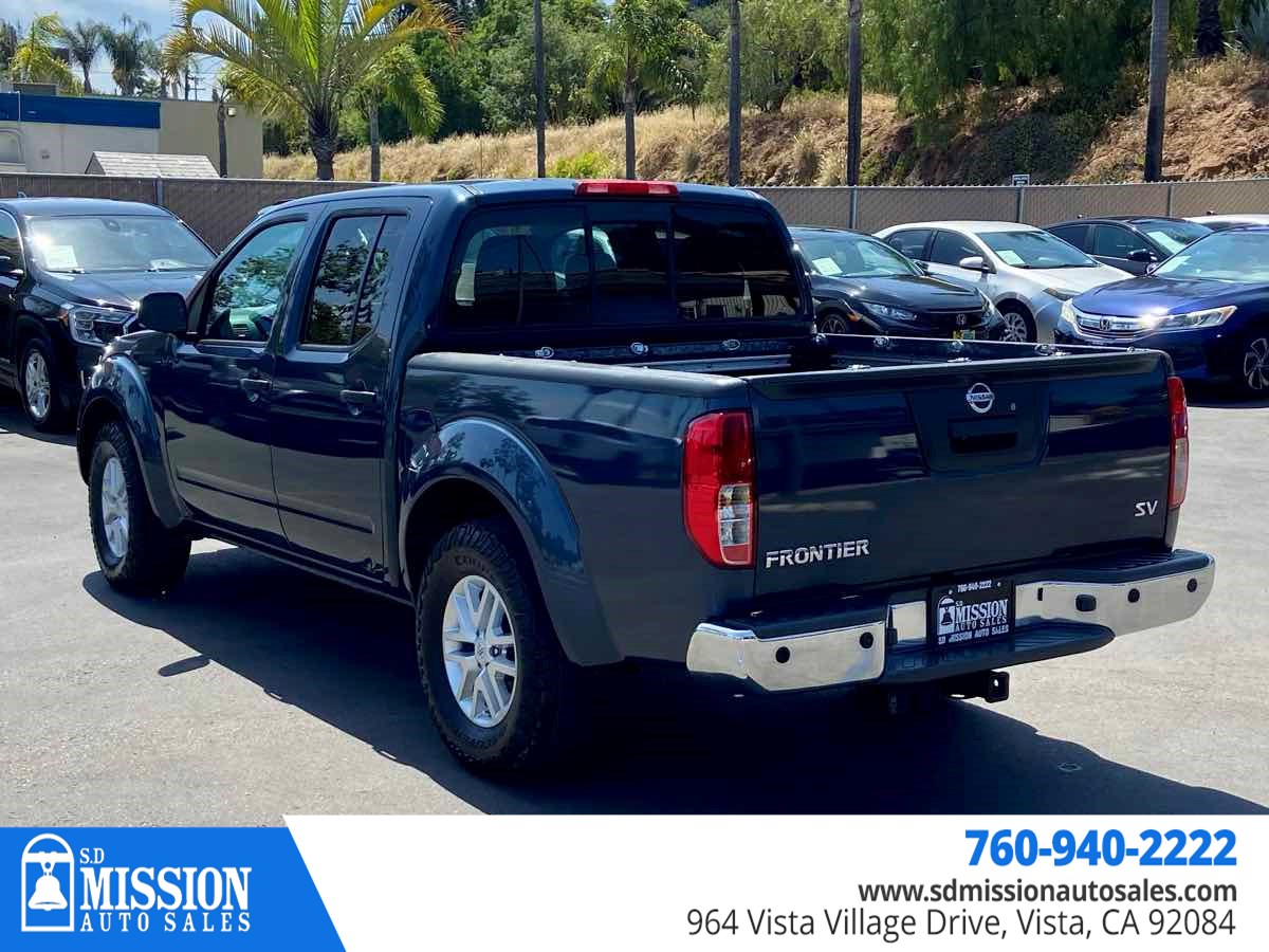 2017 Nissan Frontier SV photo 6