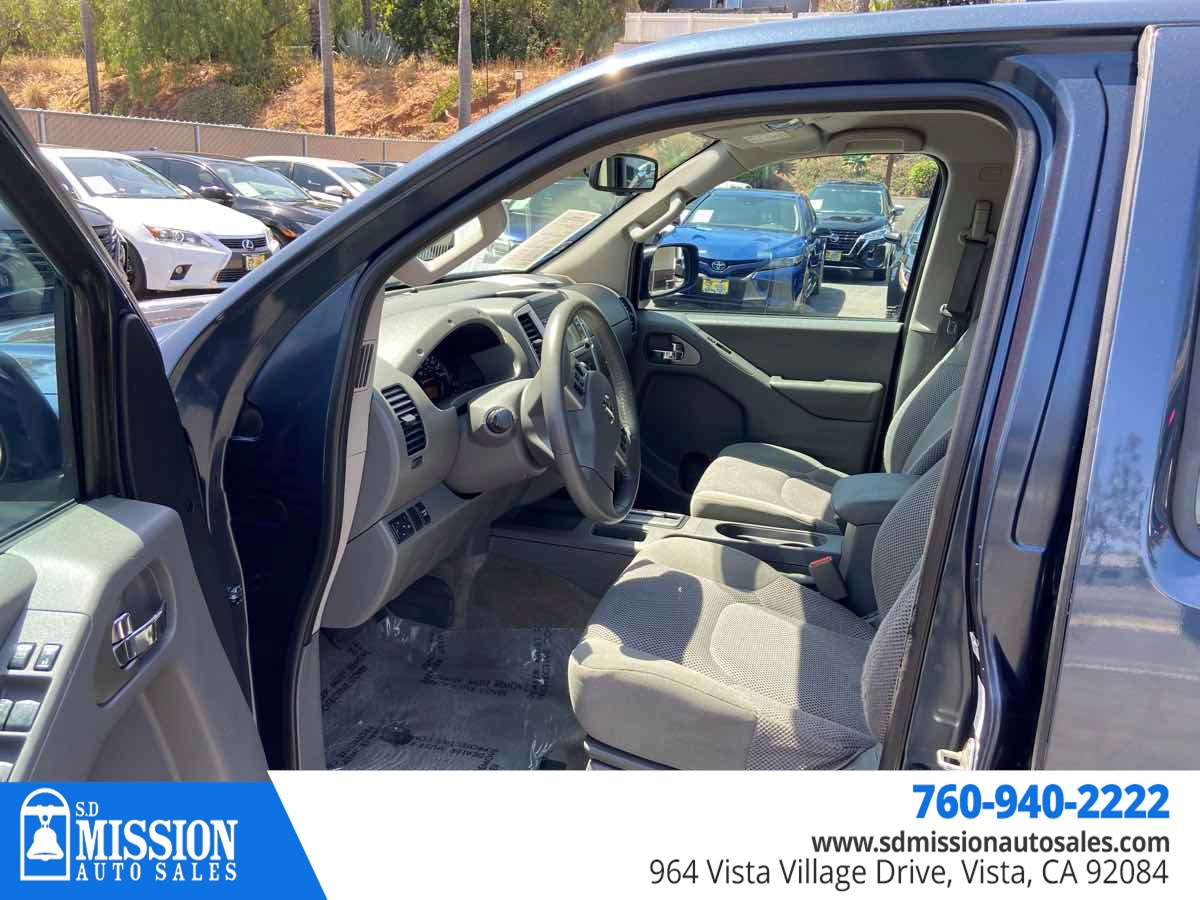 2017 Nissan Frontier SV photo 10