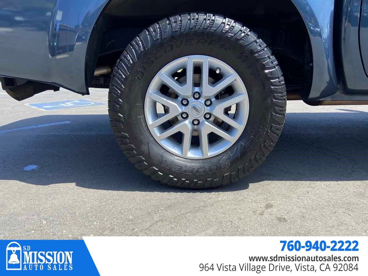 2017 Nissan Frontier SV photo 9