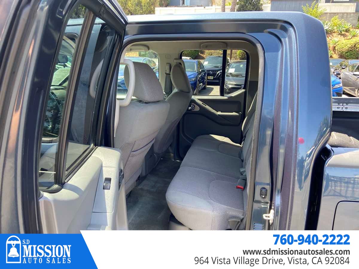 2017 Nissan Frontier SV photo 15
