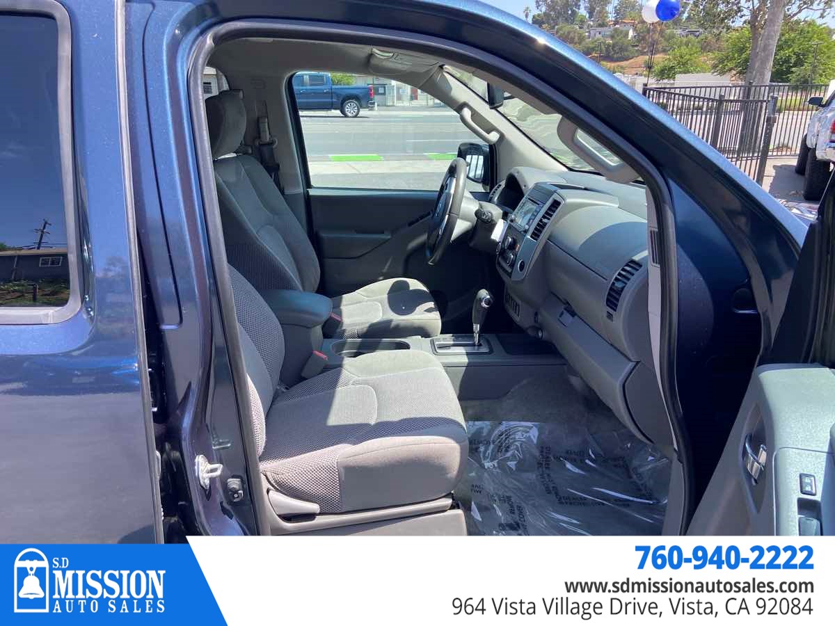2017 Nissan Frontier SV photo 13