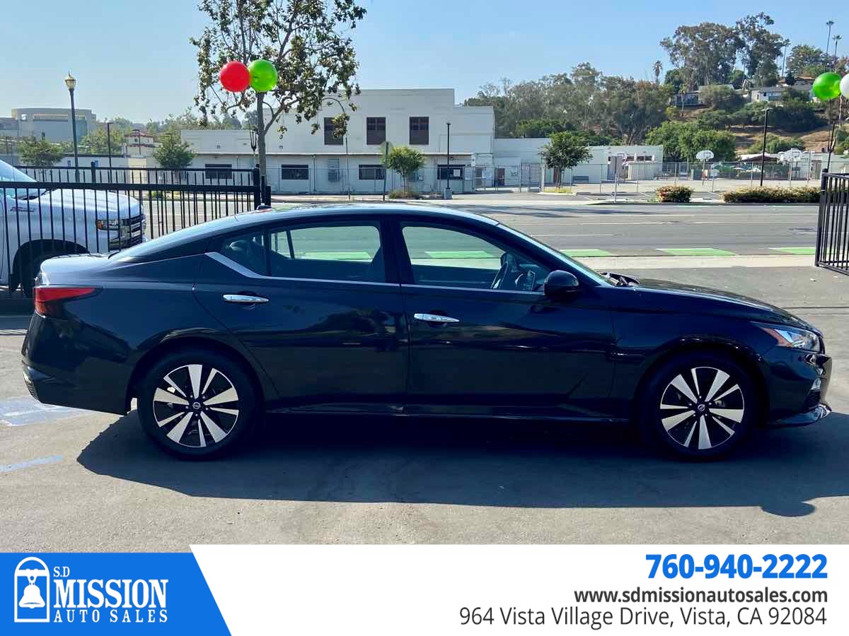 2022 Nissan Altima 2.5 SV photo 9