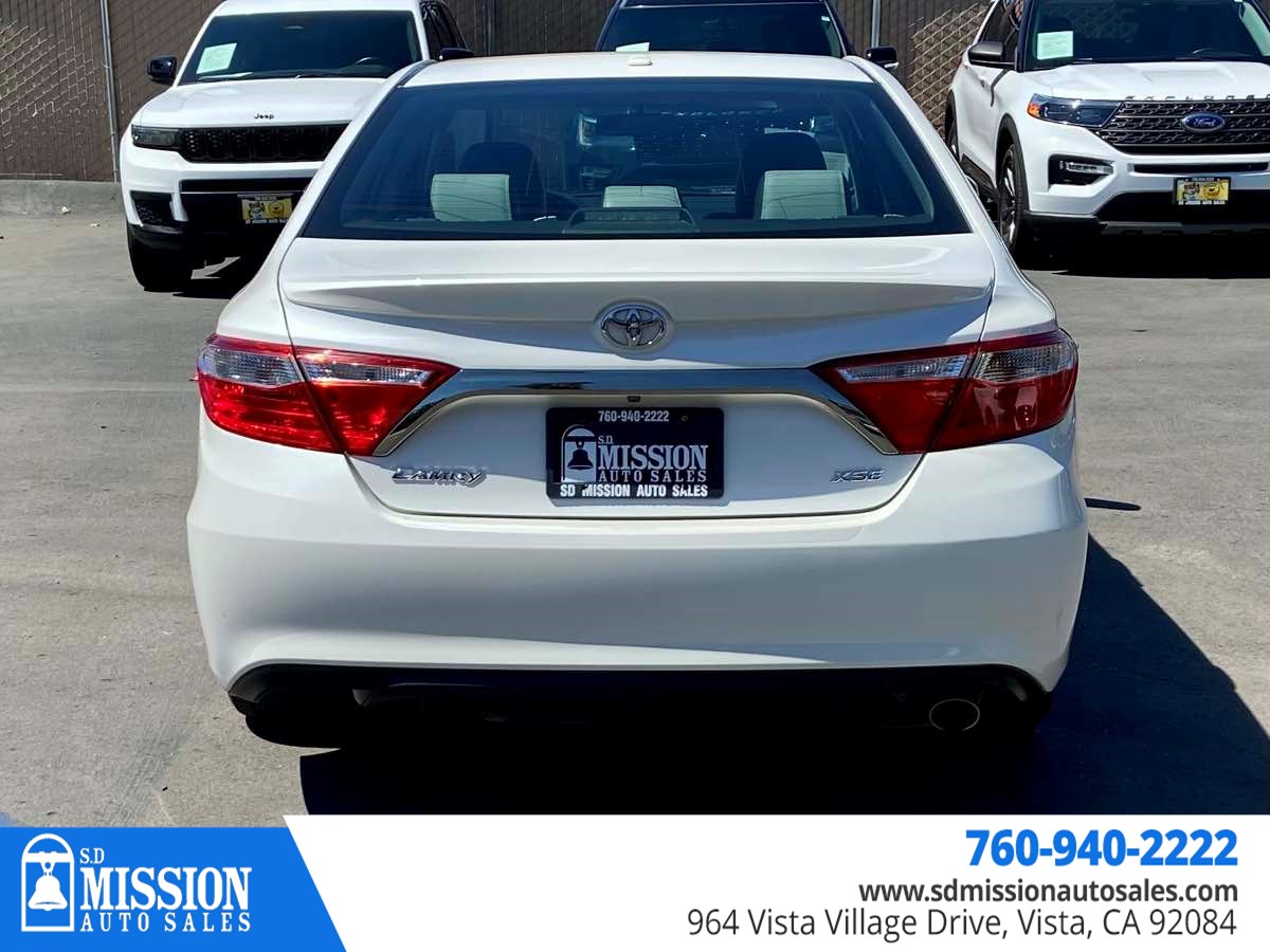 2017 Toyota Camry XSE photo 7