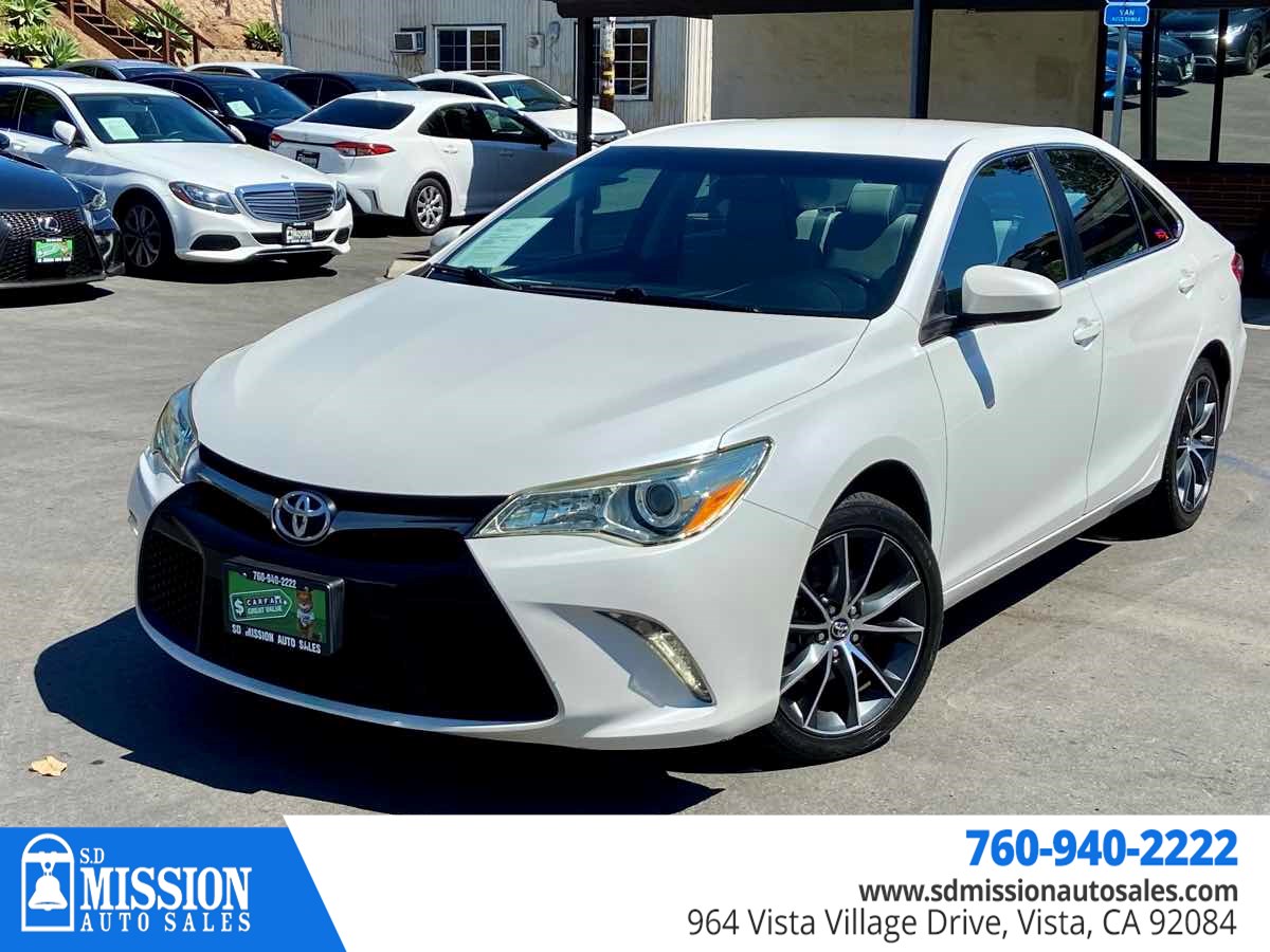 2017 Toyota Camry XSE photo 4