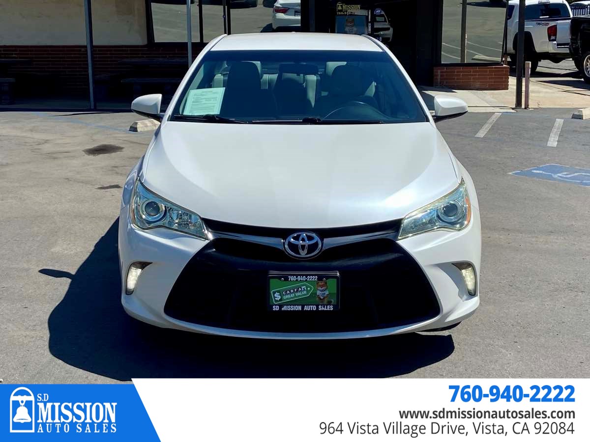 2017 Toyota Camry XSE photo 3