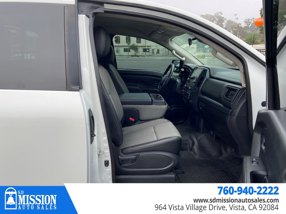 2021 Nissan Titan S photo 13