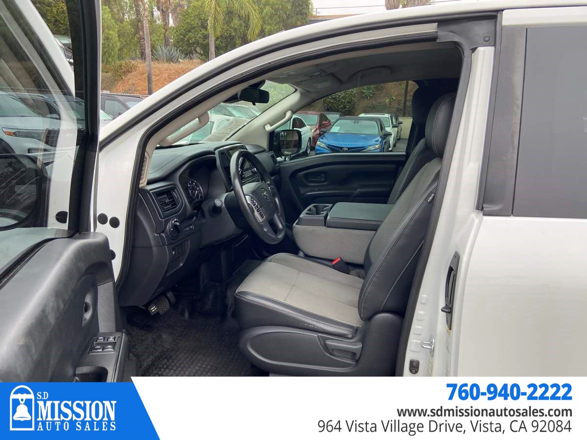 2021 Nissan Titan S photo 10