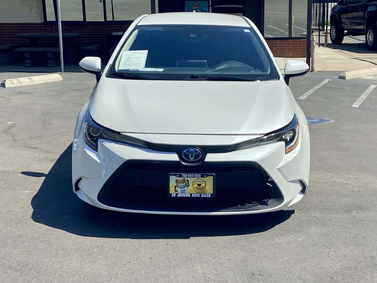2020 Toyota Corolla Hybrid LE photo 3