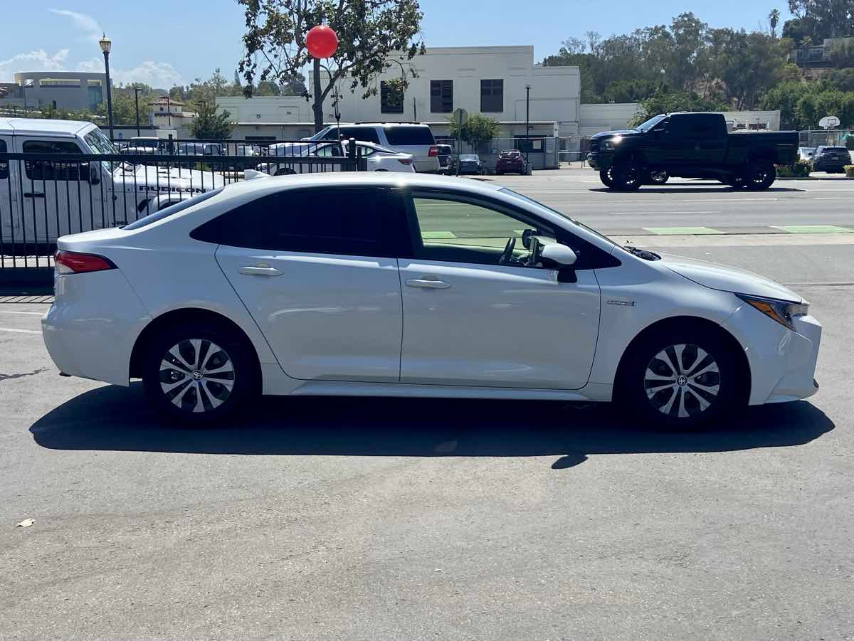 2020 Toyota Corolla Hybrid LE photo 9