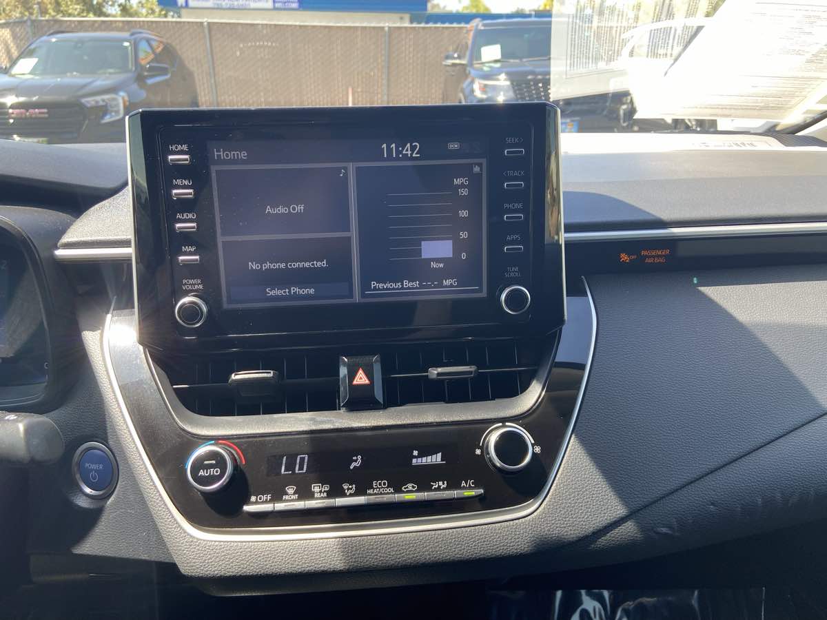 2020 Toyota Corolla Hybrid LE photo 17