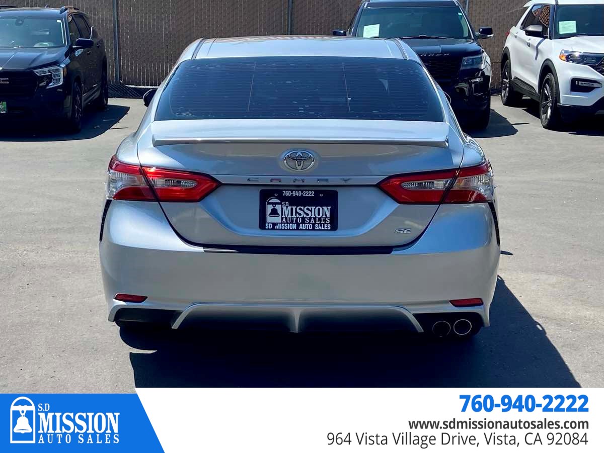 2018 Toyota Camry SE photo 7