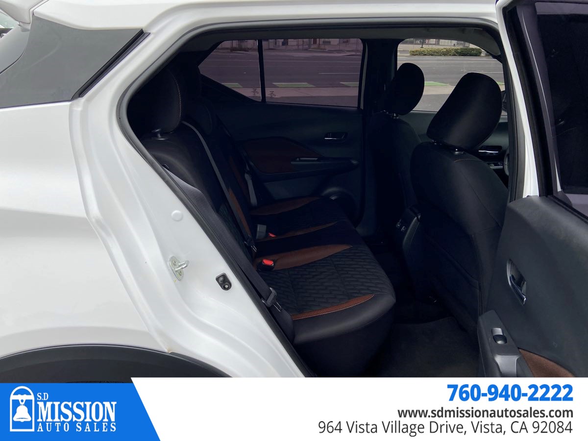 2022 Nissan Kicks SR photo 14