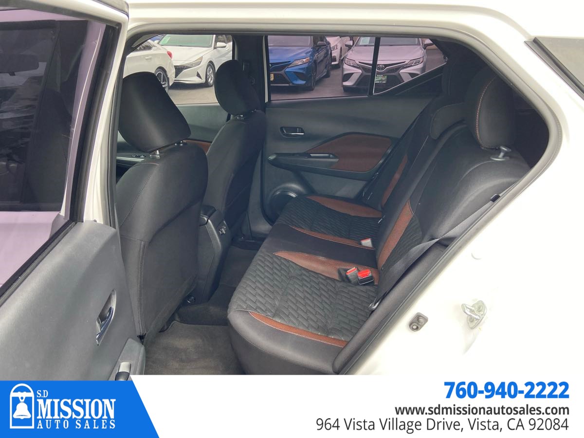 2022 Nissan Kicks SR photo 15