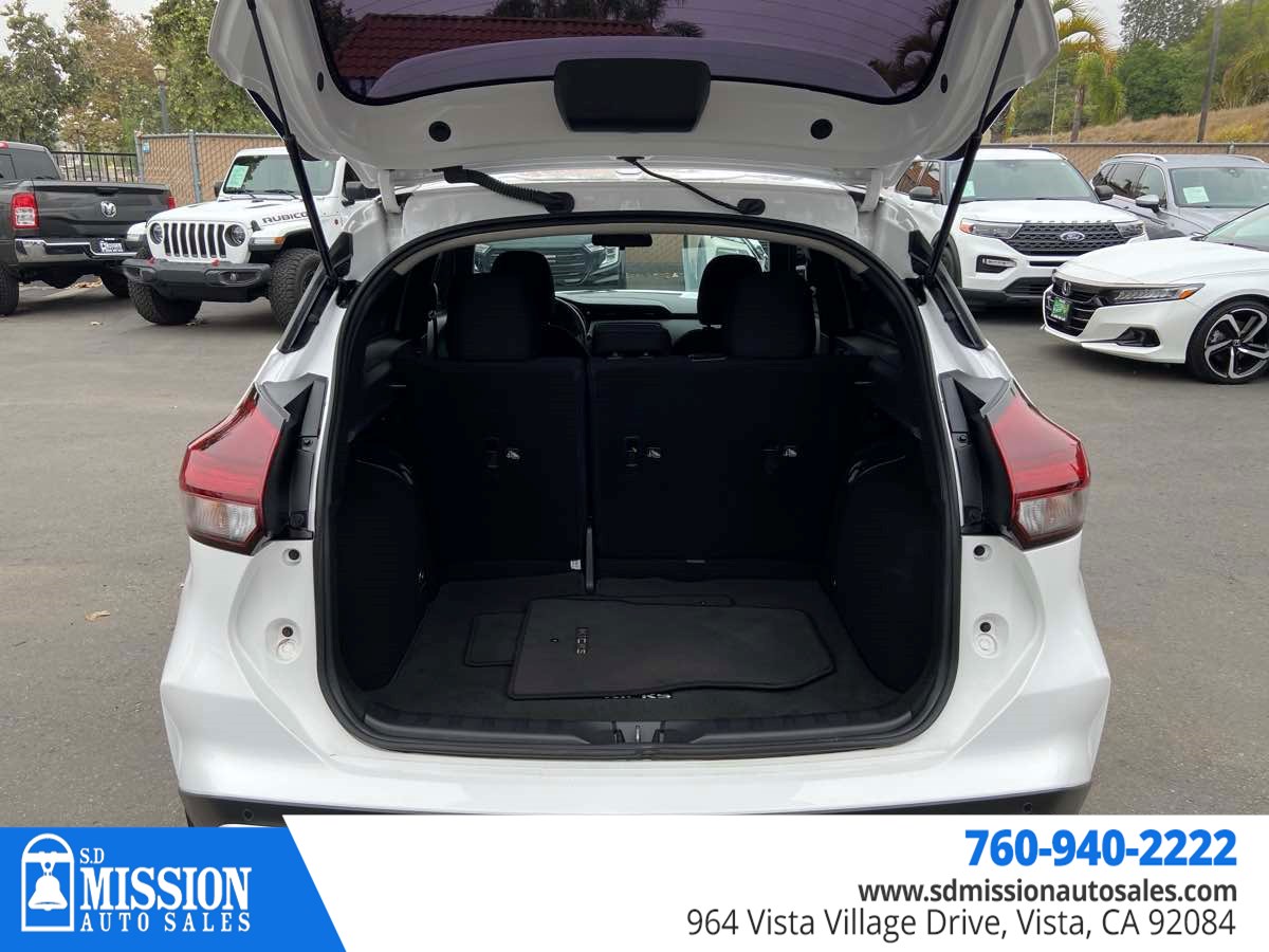 2022 Nissan Kicks SR photo 19