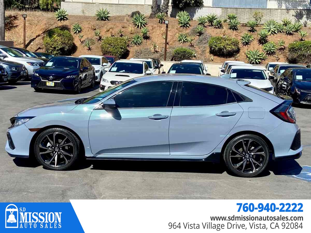 2019 Honda Civic Hatchback Sport photo 4