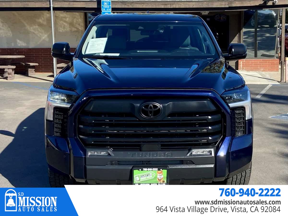 2023 Toyota Tundra SR5 CrewMax photo 2