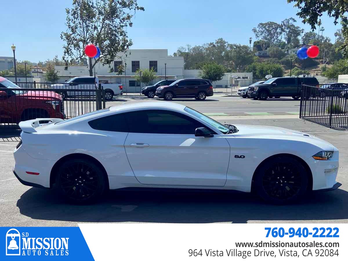 Ford Mustang photo 8