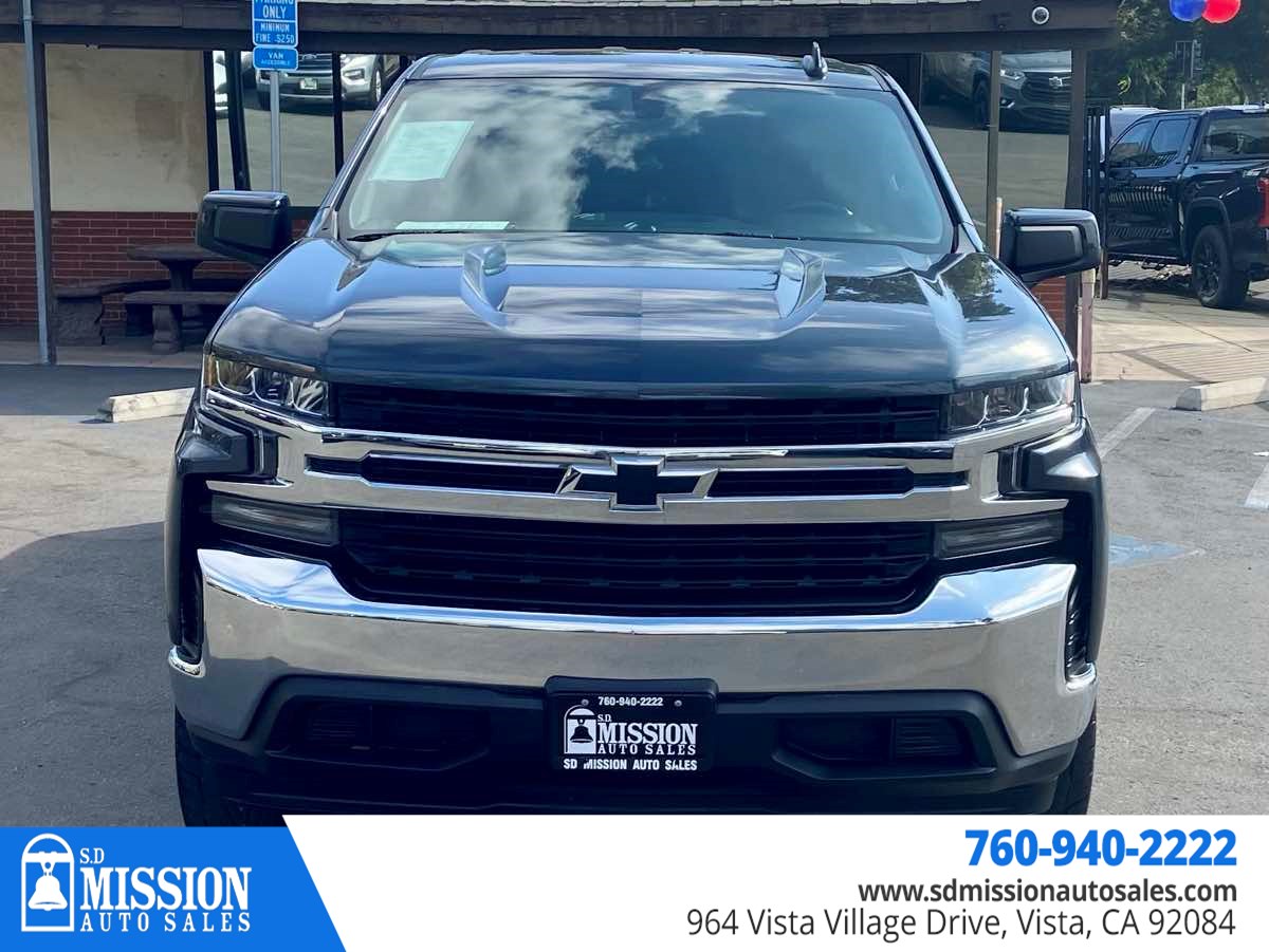 Chevrolet Silverado photo 2