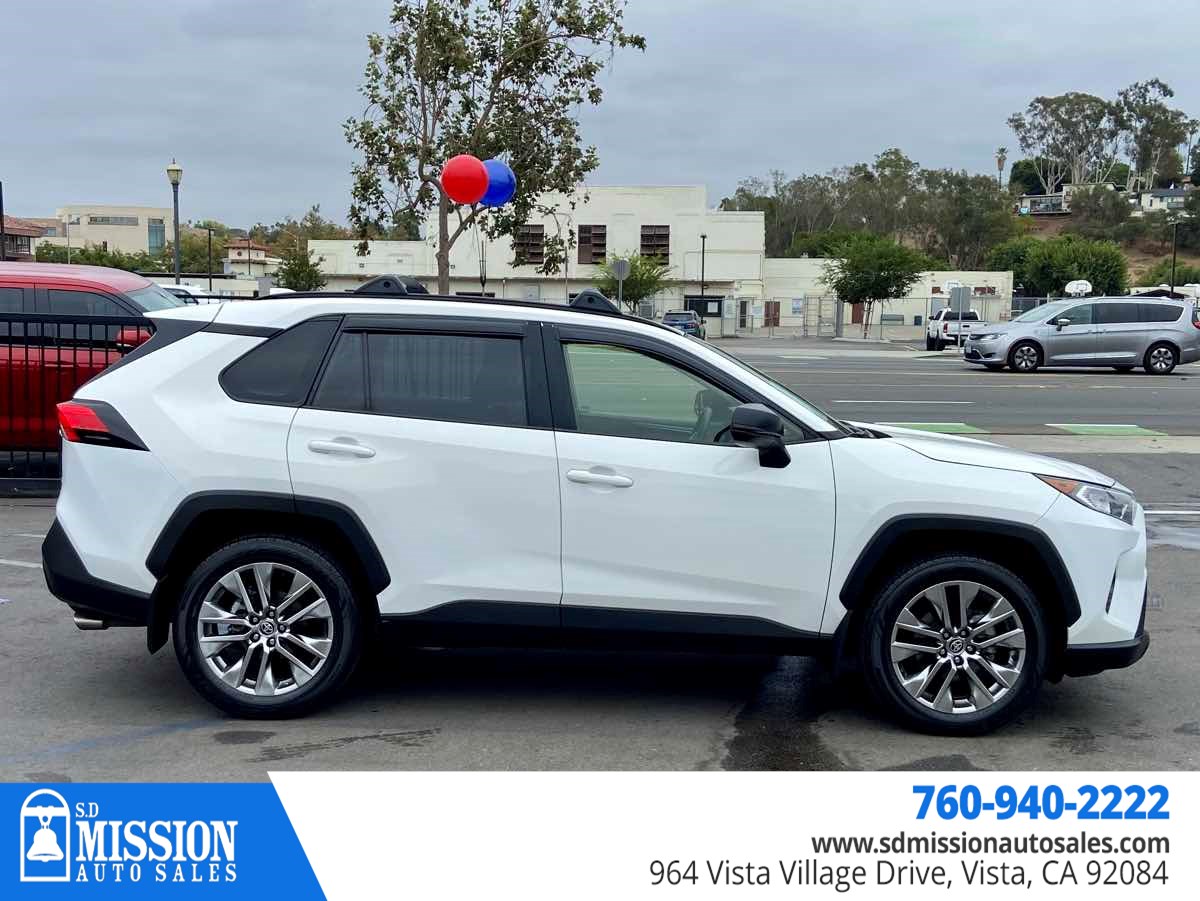Toyota RAV4 photo 8