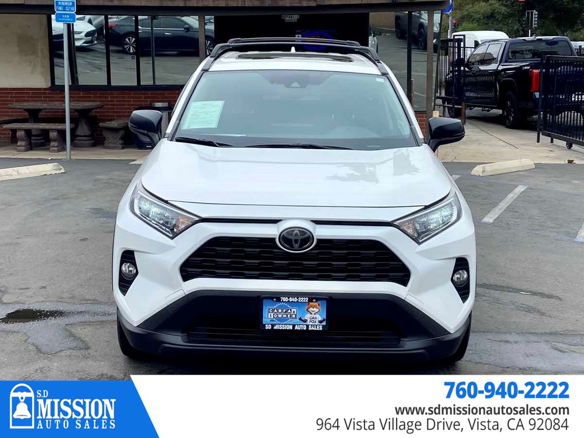 Toyota RAV4 photo 2