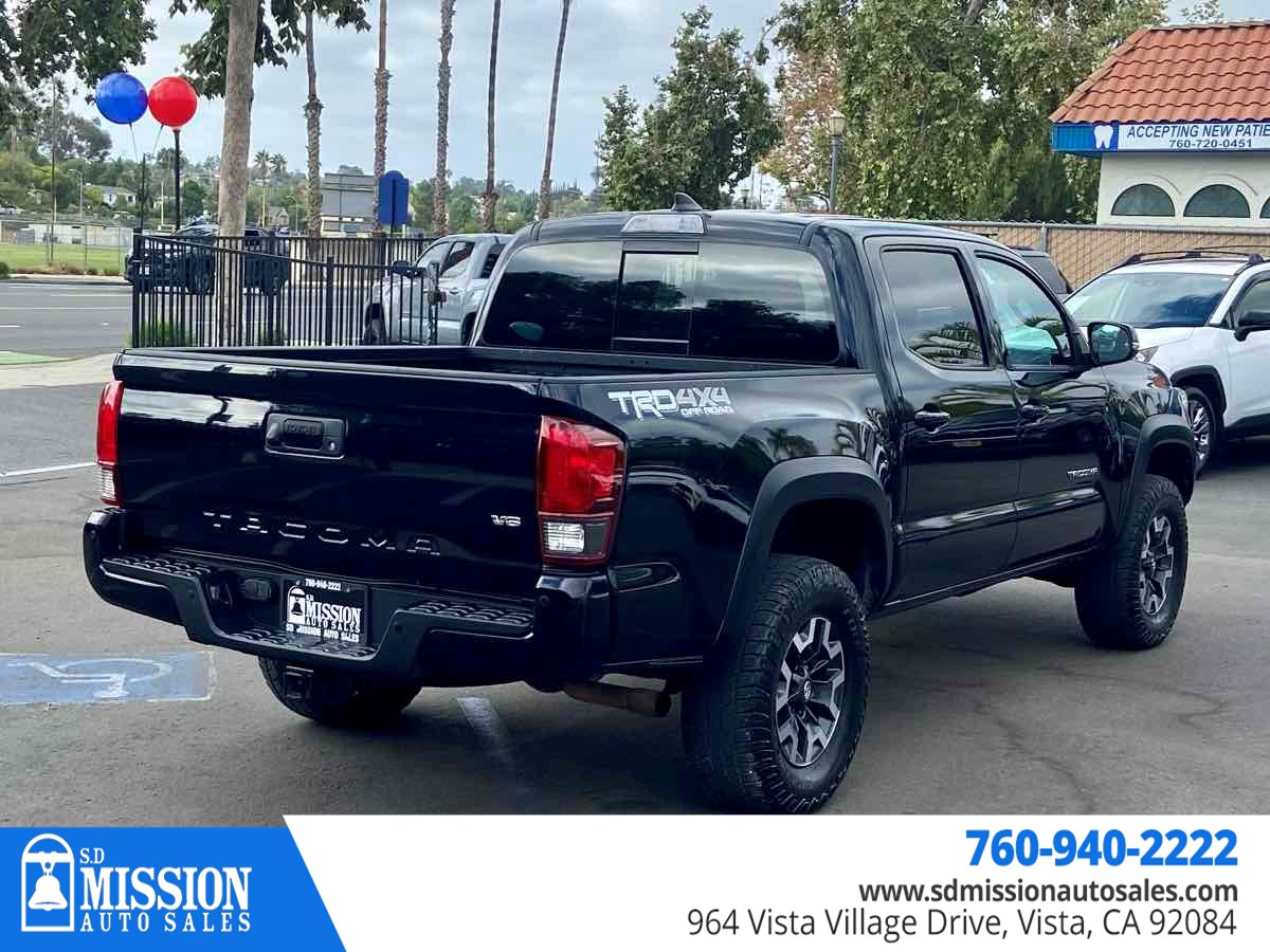 Toyota Tacoma photo 7