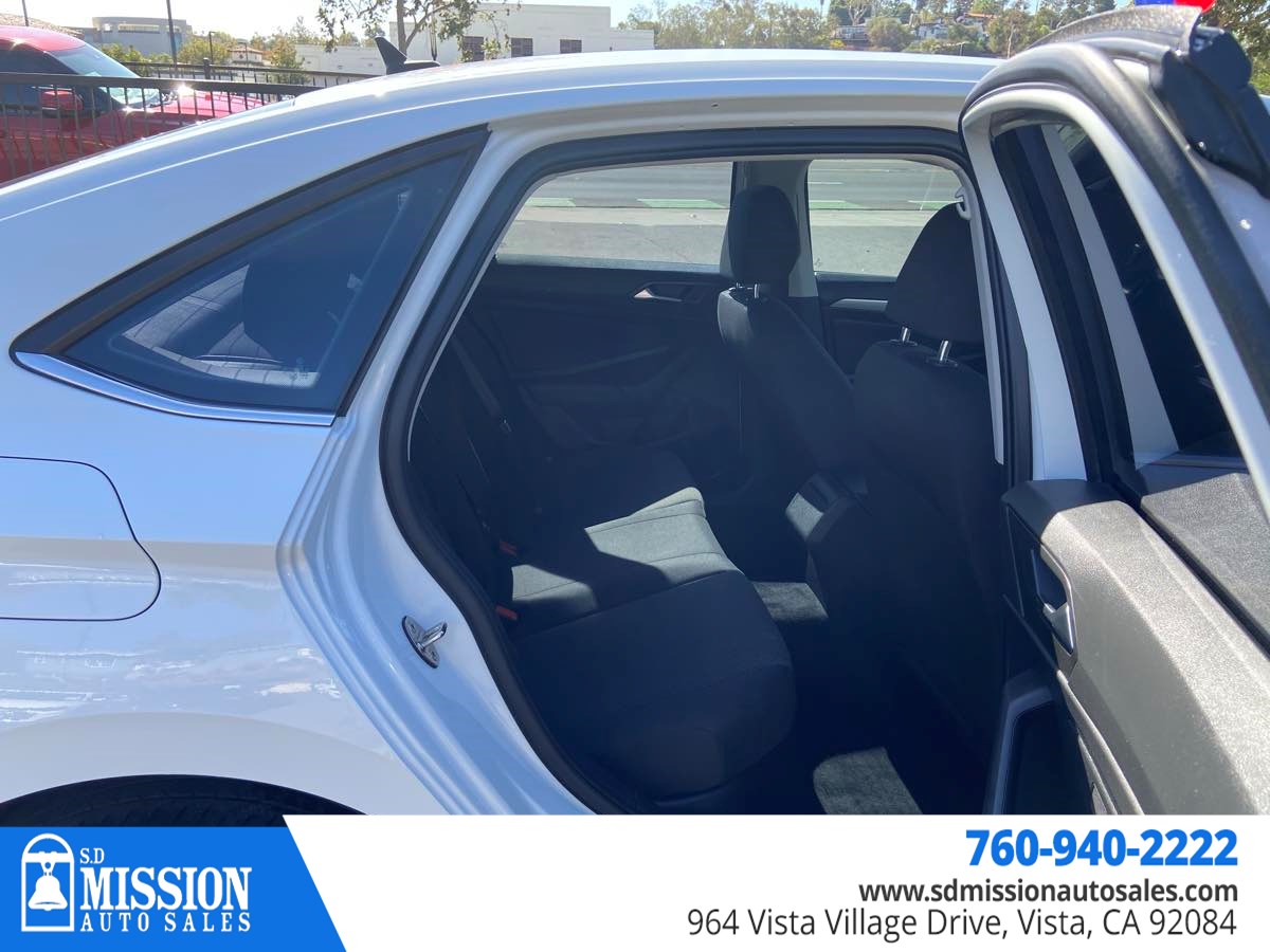 Volkswagen Jetta photo 13