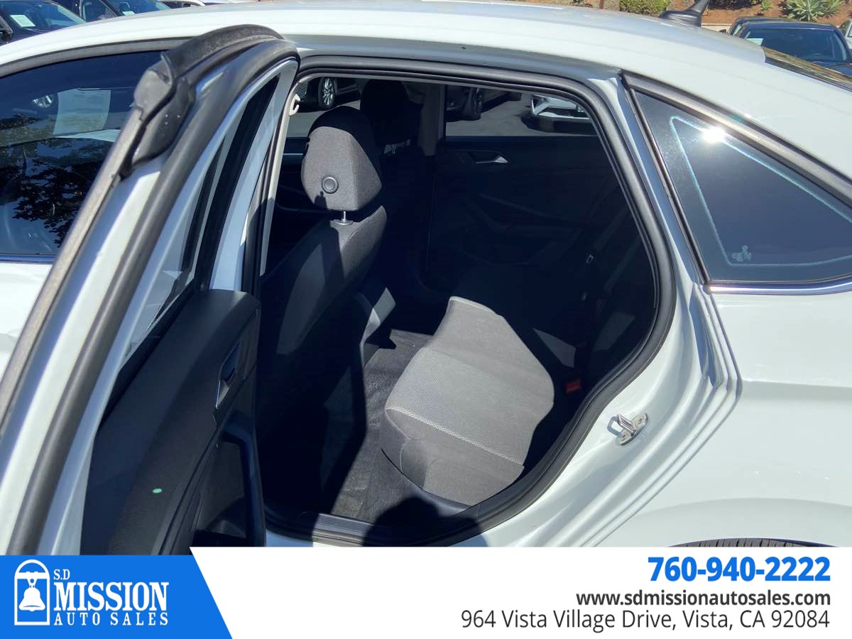 Volkswagen Jetta photo 14