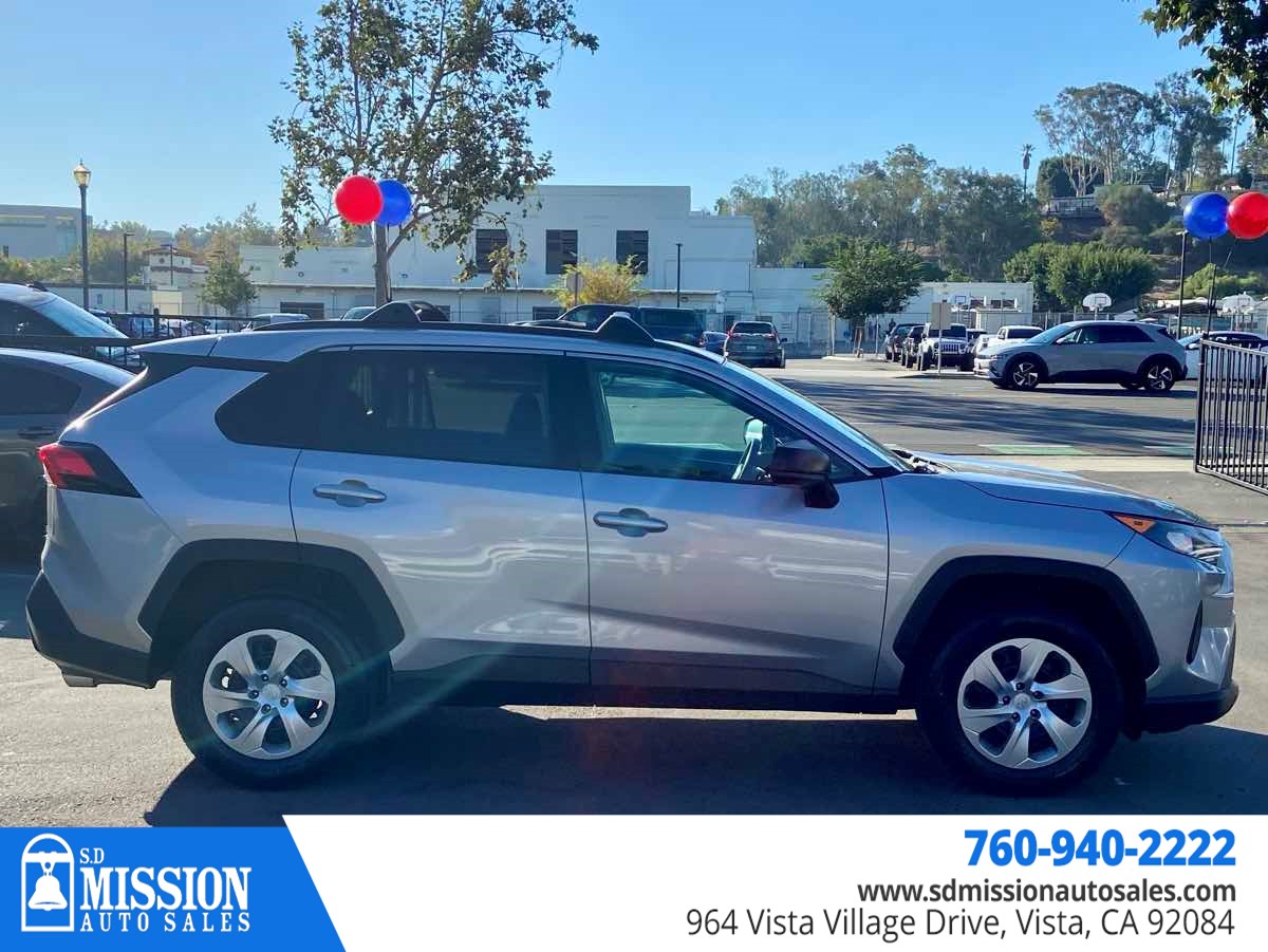 Toyota RAV4 photo 8