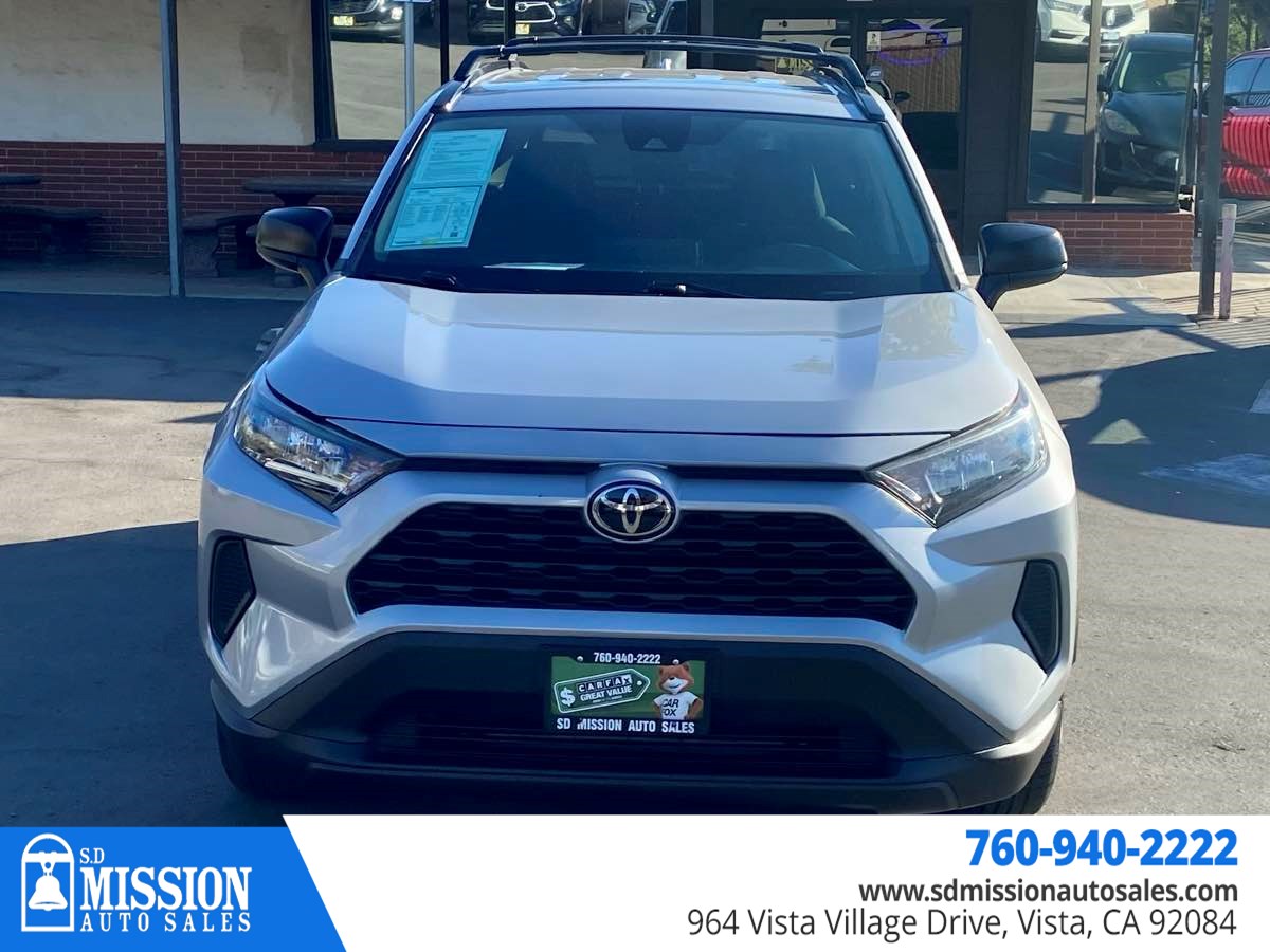 Toyota RAV4 photo 2