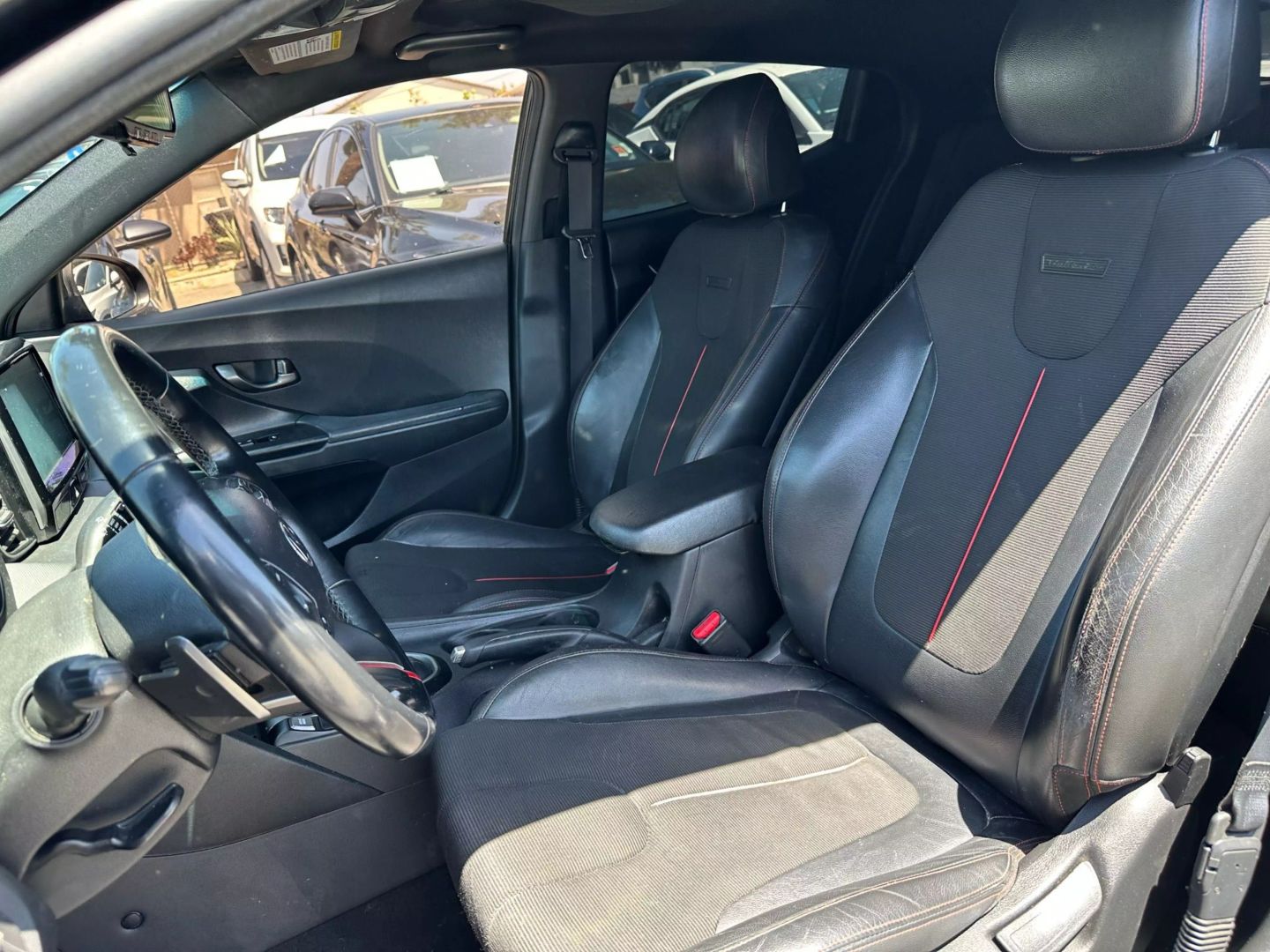 2019 Hyundai Veloster Premium - Photo 8