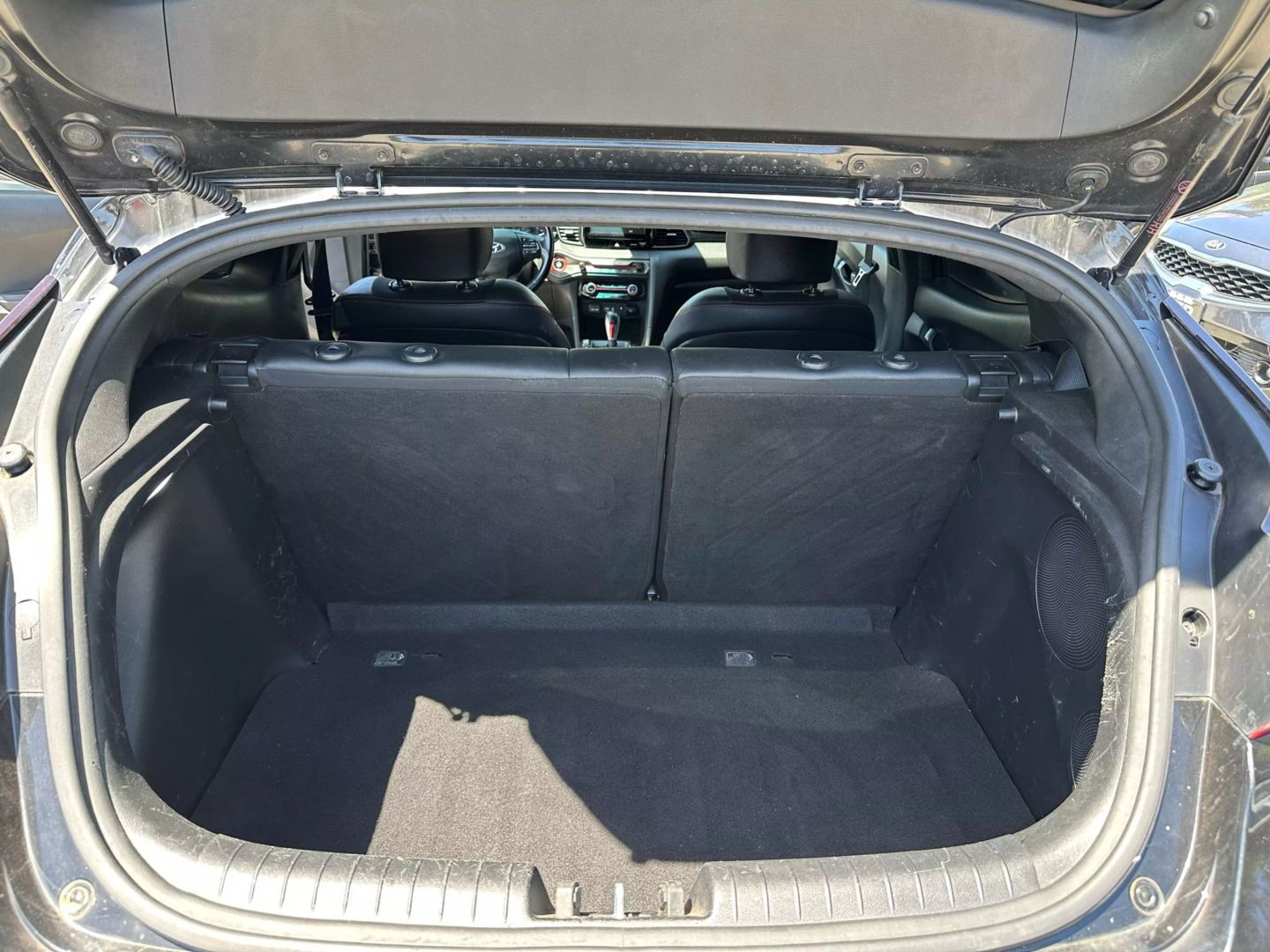 2019 Hyundai Veloster Premium - Photo 11