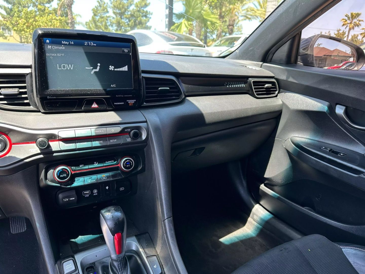 2019 Hyundai Veloster Premium - Photo 12