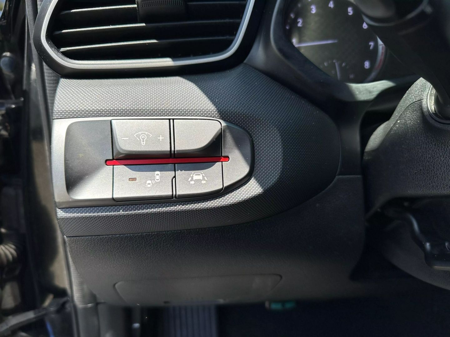 2019 Hyundai Veloster Premium - Photo 17