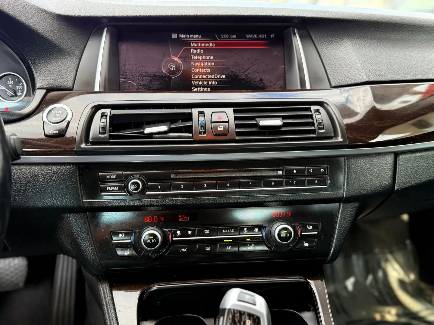 2015 BMW 5 Series 528i - Photo 15