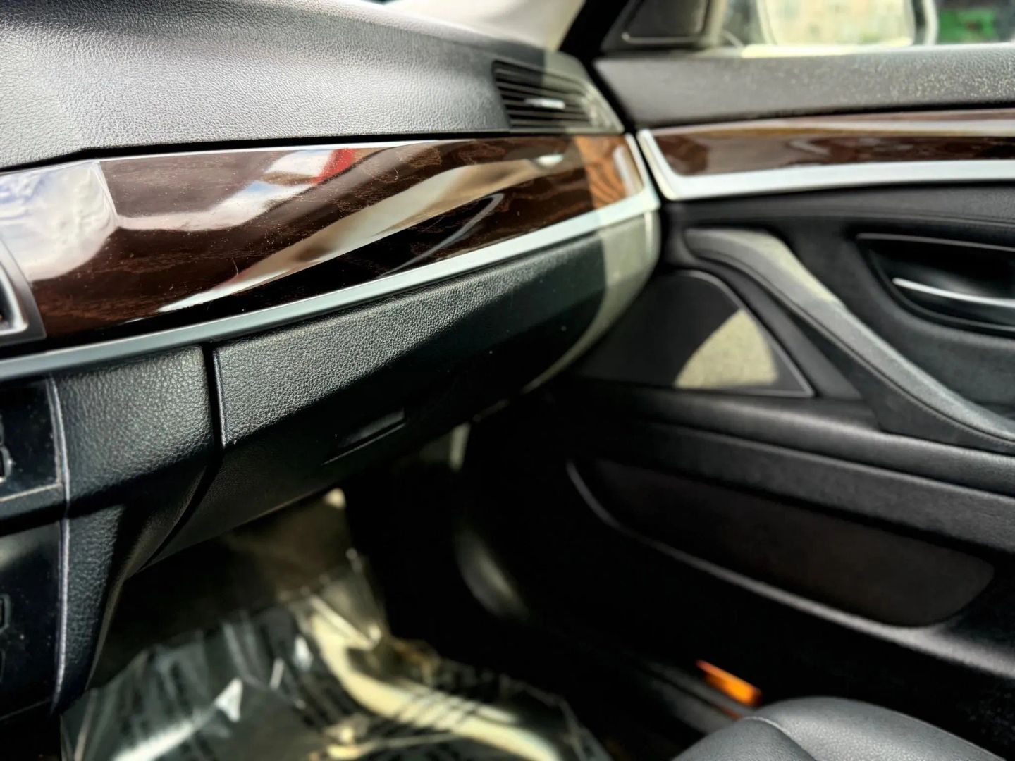 2015 BMW 5 Series 528i - Photo 16