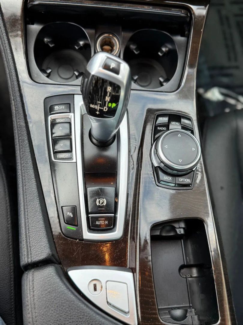 2015 BMW 5 Series 528i - Photo 18