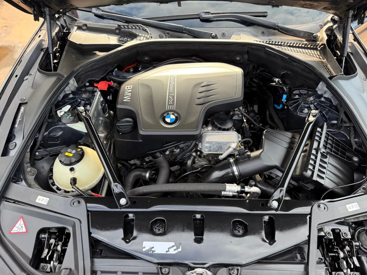 2015 BMW 5 Series 528i - Photo 23