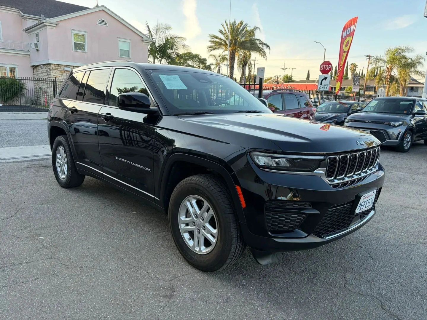 2023 Jeep Grand Cherokee Laredo - Photo 3