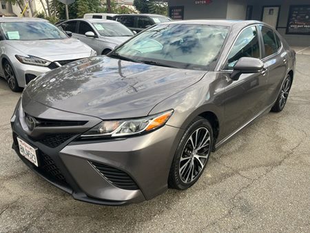 2020 Toyota Camry SE