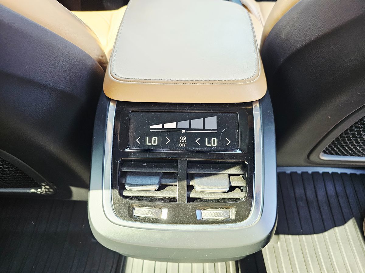 2017 Volvo XC90 Momentum - Photo 15