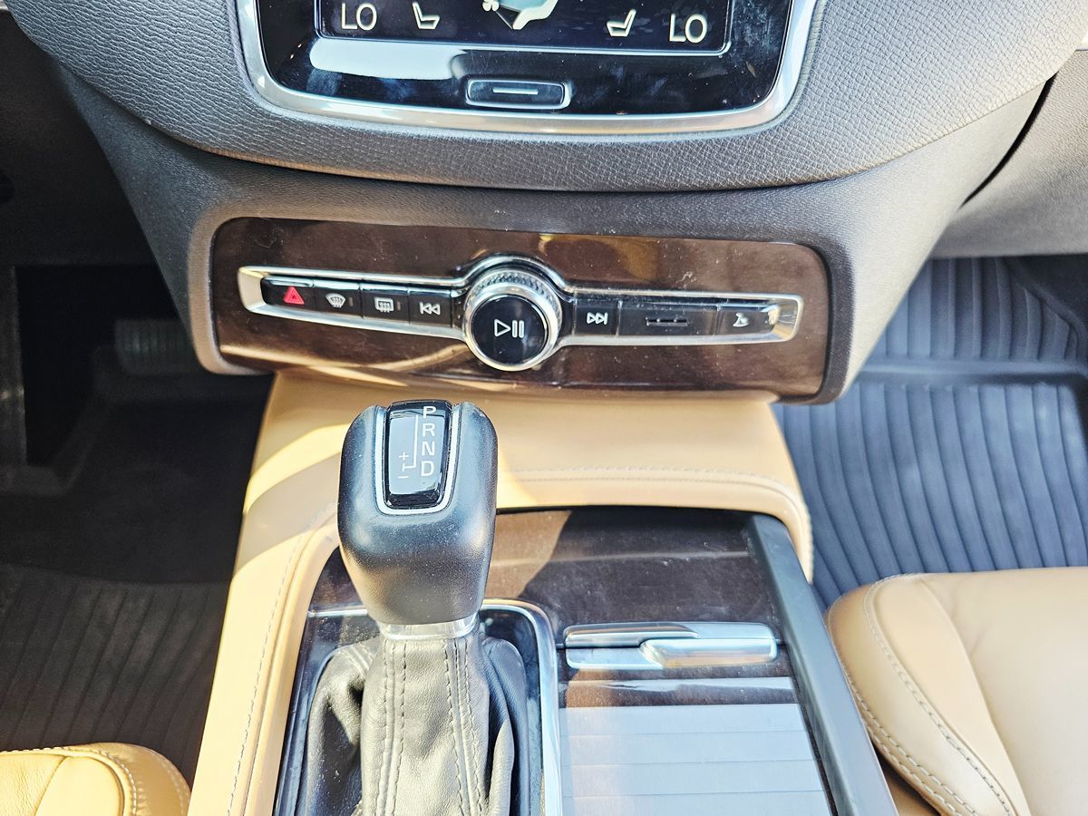 2017 Volvo XC90 Momentum - Photo 18