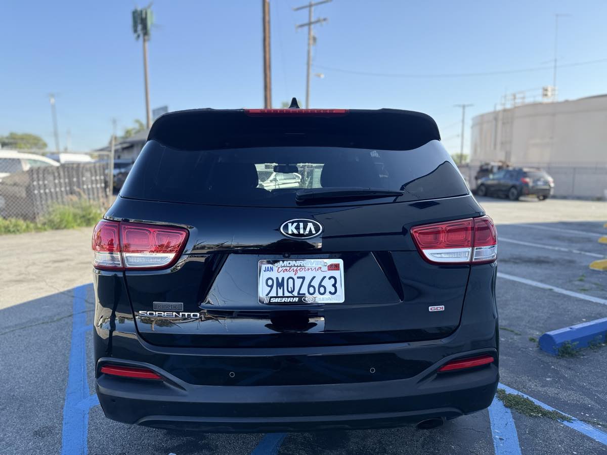 2016 Kia Sorento LX - Photo 4