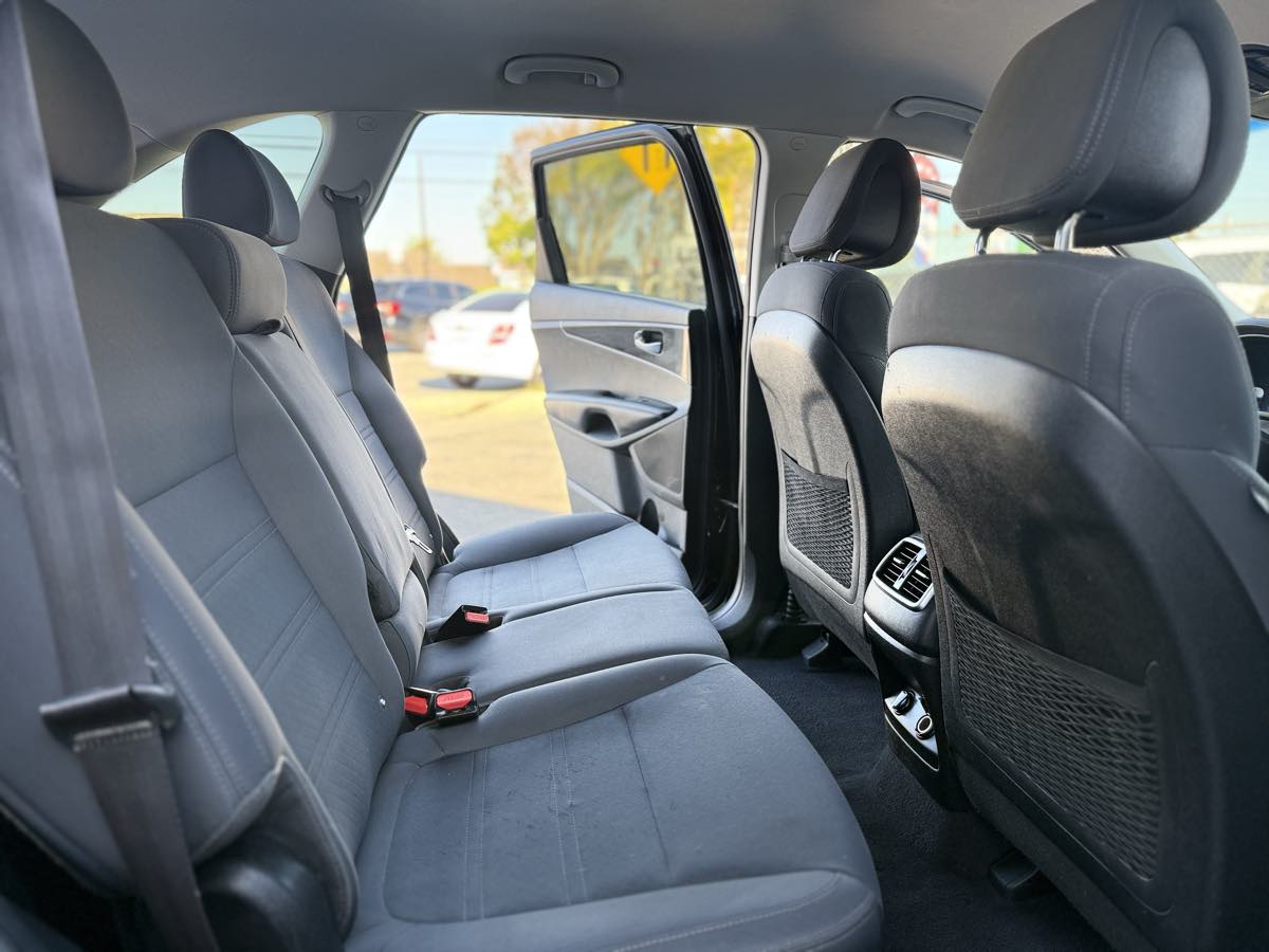2016 Kia Sorento LX - Photo 8