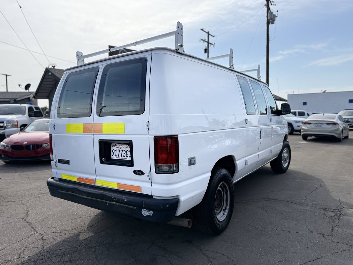 2010 Ford E-Series Econoline Van Commercial - Photo 4