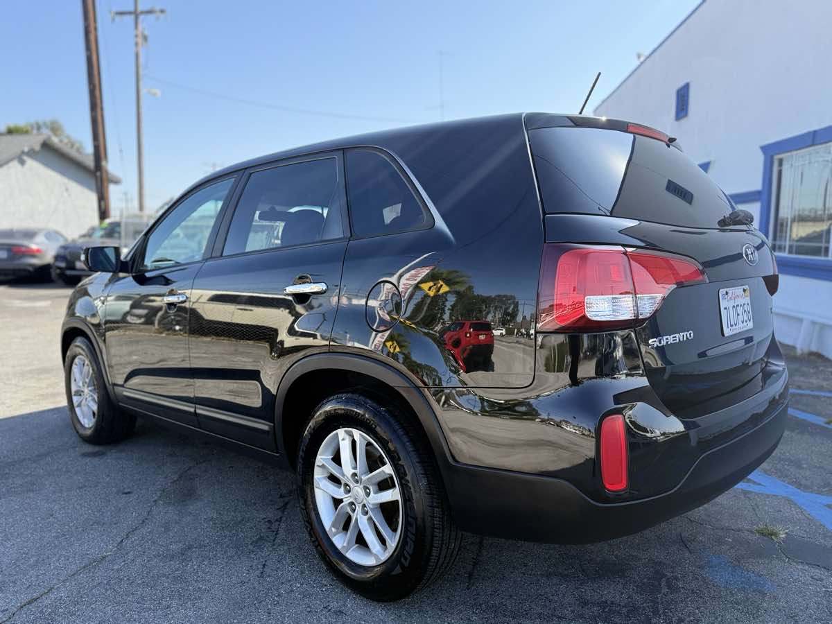 2015 Kia Sorento LX - Photo 2