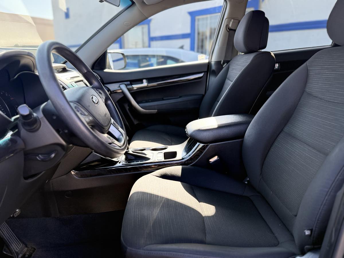 2015 Kia Sorento LX - Photo 12