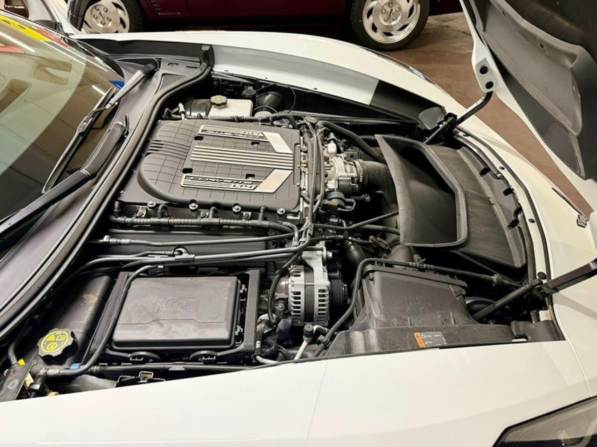 2016 Chevrolet Corvette 2LZ - Photo 17
