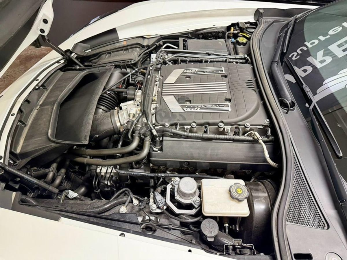 2016 Chevrolet Corvette 2LZ - Photo 16
