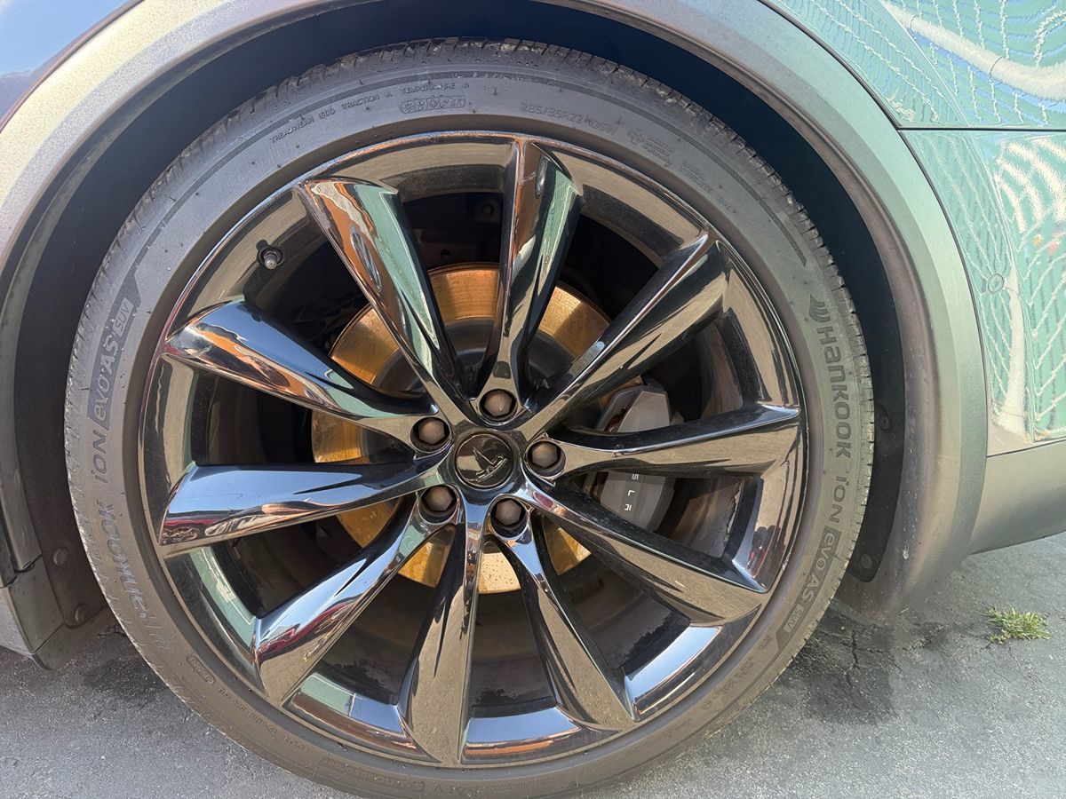 Tesla Model X photo 25